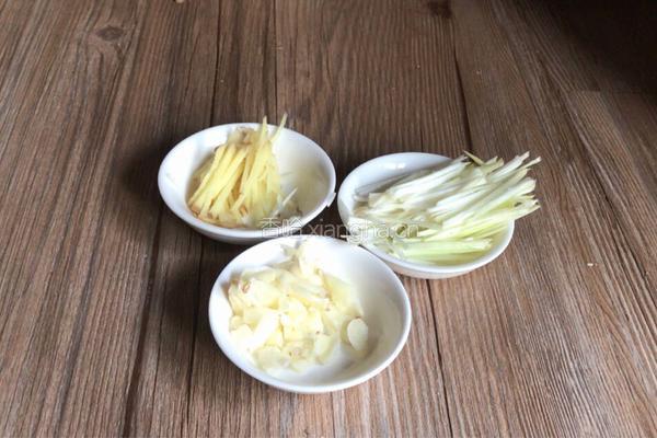 甜椒肉丝的做法图解2