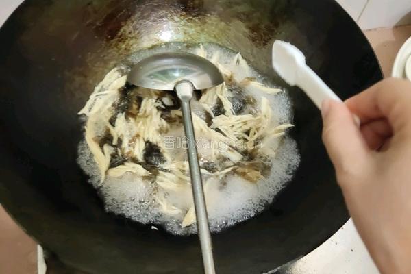 紫菜腐竹汤的做法图解3