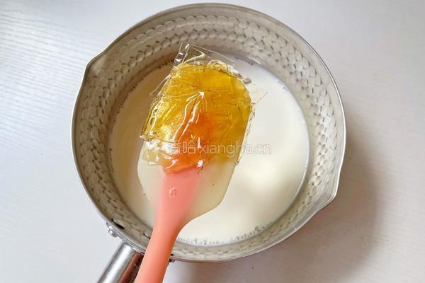 双色蓝莓布丁的做法图解4