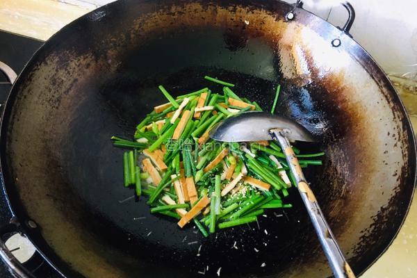 韭菜苔炒豆干的做法图解5