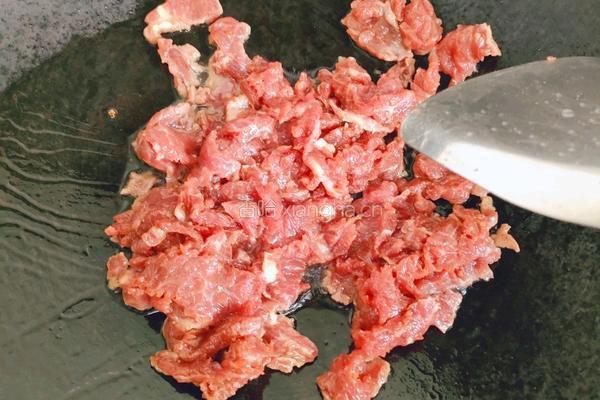 藕带炒牛肉的做法图解3