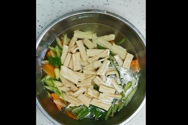 西芹腐竹的做法图解8
