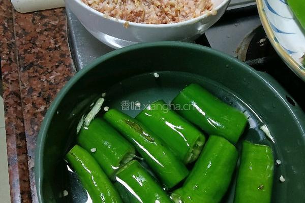 辣椒酿肉的做法图解2