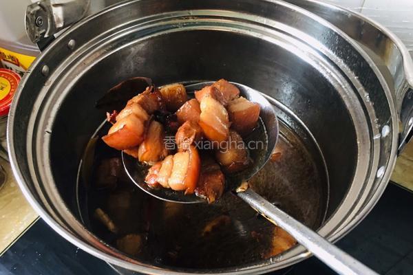 砂锅红烧肉炖豆腐土豆的做法图解1