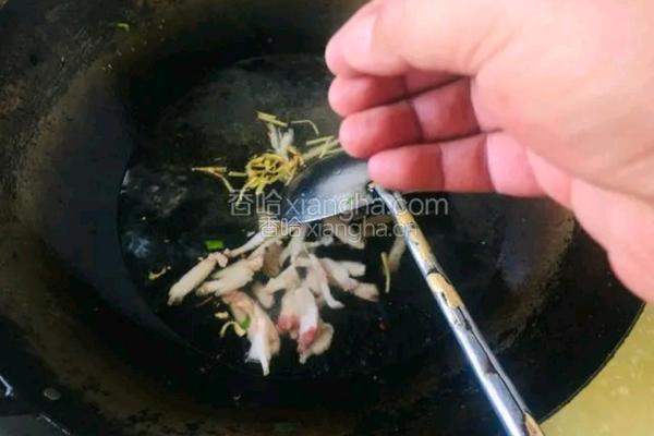 酸辣肉丝汤的做法图解3