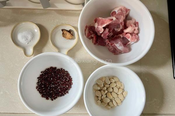 赤小豆扁豆猪尾骨祛湿汤(一人份)的做法图解1