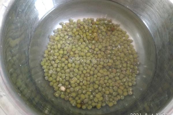南瓜绿豆粥的做法图解2