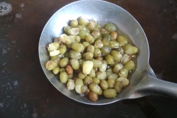 南瓜绿豆粥的做法图解5