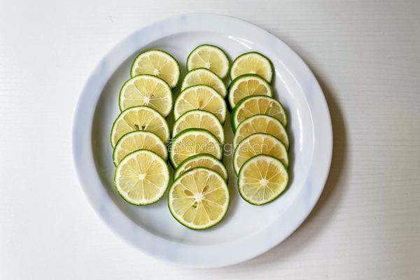 西瓜青柠茉莉饮的做法图解3
