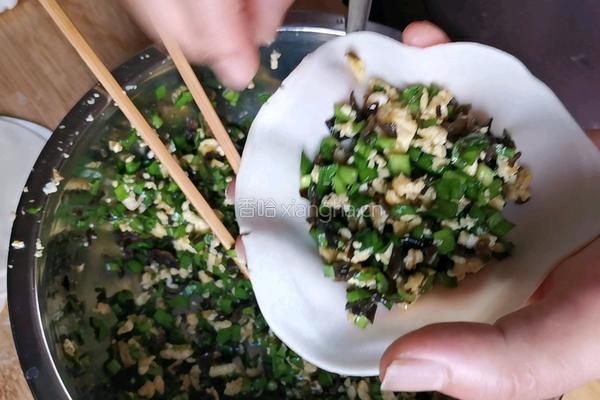 饺子皮版韭菜鸡蛋馅饼的做法图解8