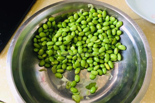 清炒毛豆的做法图解3