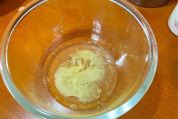 8寸戚风蛋糕的做法图解2