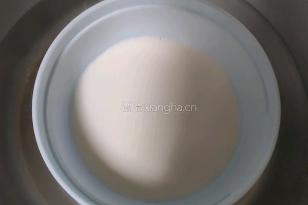 芒果酸奶慕斯蛋糕的做法图解2