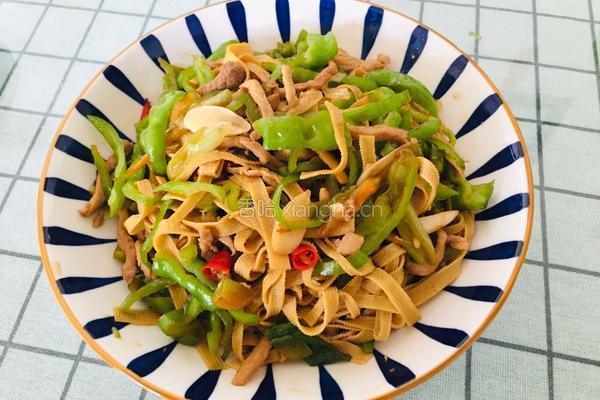 青椒豆皮炒肉丝的做法图解12