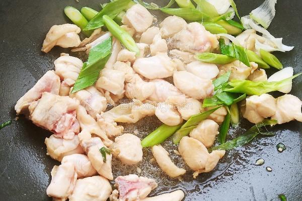 蔬菜咖喱鸡的做法图解6