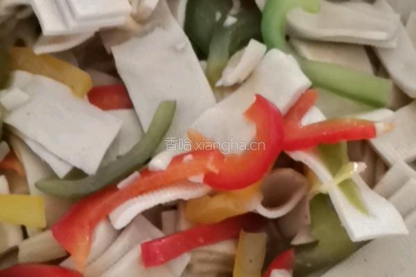 清炒豆腐皮的做法图解2