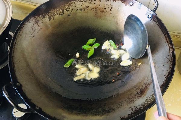 青椒炒鸭血的做法图解3