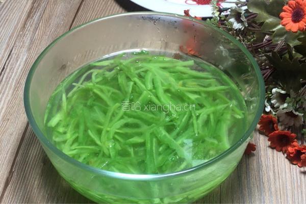 凉拌苦瓜的做法图解11