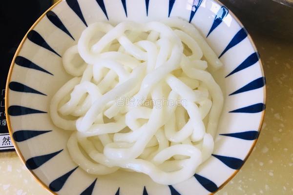 猪肉炖粉条的做法图解1
