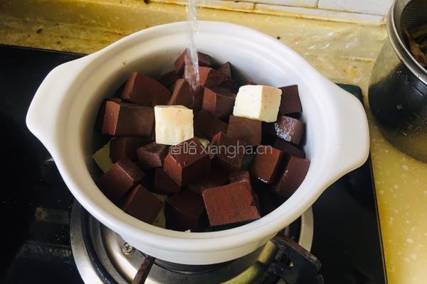 蒜蓉辣酱鸭血煲的做法图解7
