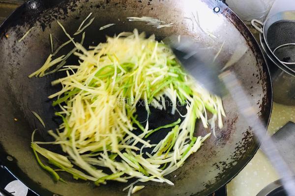 青椒土豆丝的做法图解4