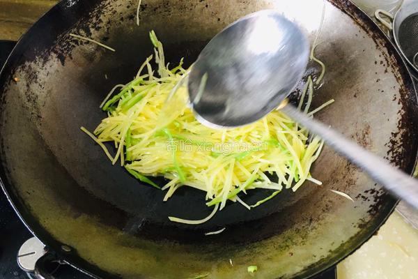 青椒土豆丝的做法图解5