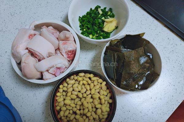 海带黄豆猪蹄汤～儿童餐的做法图解1