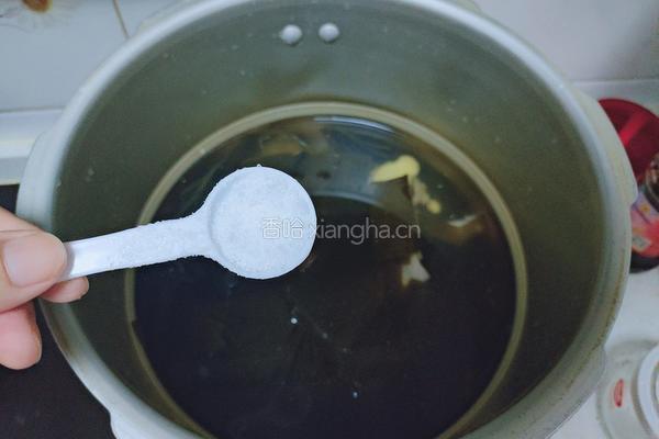 海带黄豆猪蹄汤～儿童餐的做法图解2