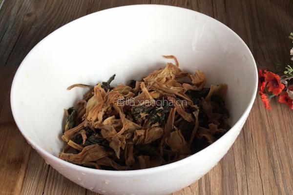 猪膀酿梅干菜的做法图解6