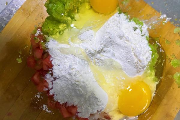芹菜柿子鸡蛋饼，神仙搭配！的做法图解3