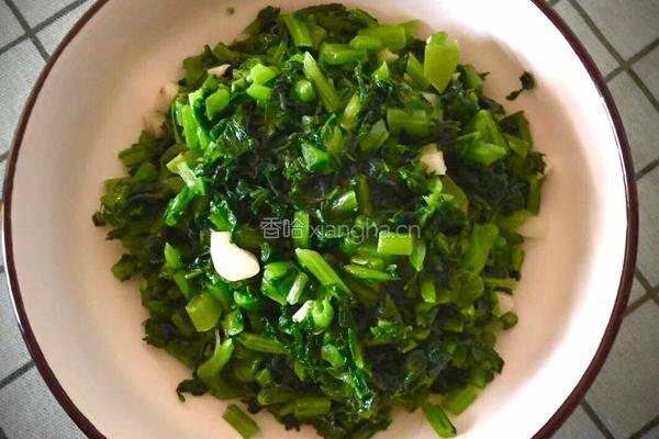 蒜香萝卜缨的做法图解4