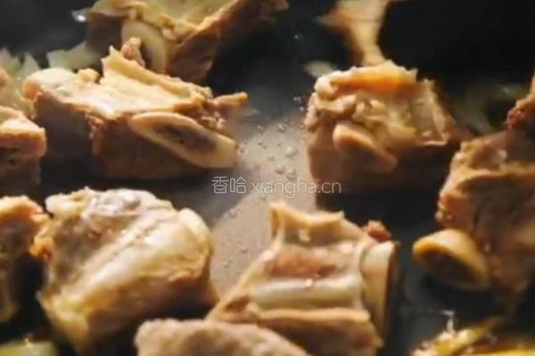 山楂焖牛排骨的做法图解3