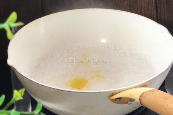 酸豆角茭白炒腊肠的做法图解7