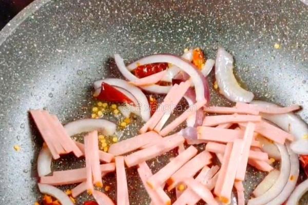 鲍鱼炒饼的做法图解4