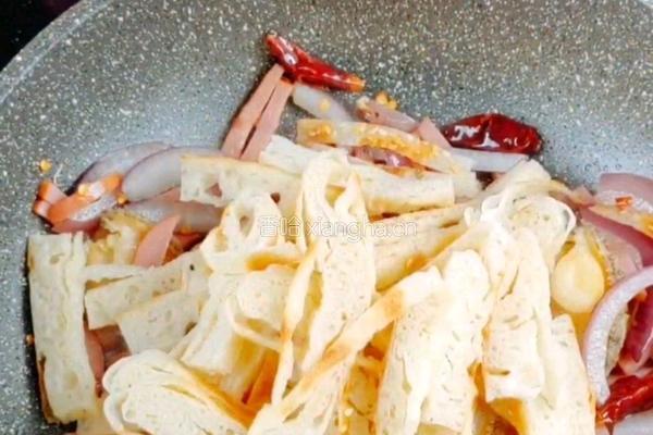 鲍鱼炒饼的做法图解6