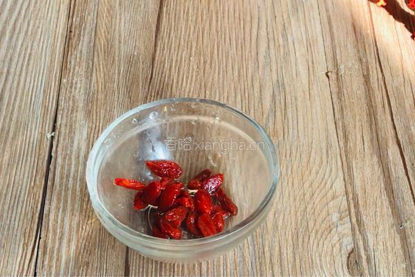 生菜炒香菇的做法图解4
