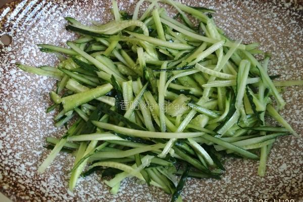 黄瓜拌鸡胸肉的做法图解12