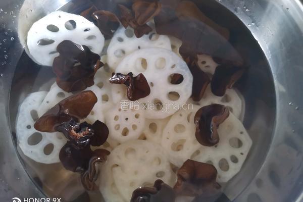 木耳炒莲藕的做法图解6