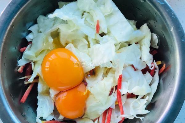 包菜鸡蛋饼的做法图解2