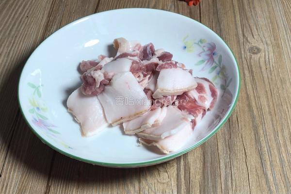 蒜苔炒五花肉的做法图解2