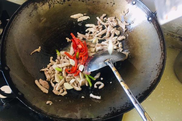 豇豆炒肉丝的做法图解5