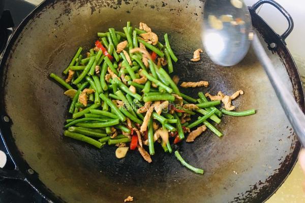 豇豆炒肉丝的做法图解7