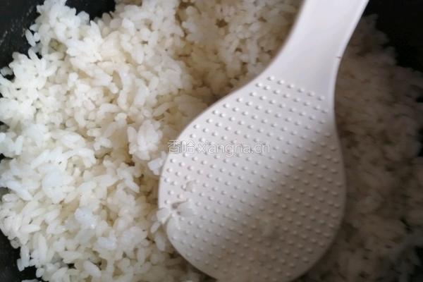 蛋炒饭的做法图解1