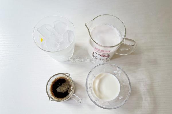 生椰拿铁的做法图解1