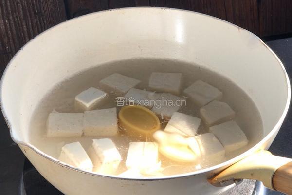 豆腐枸杞萝卜苗汤的做法图解5