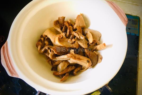 砂锅菌菇炖牛肉的做法图解2