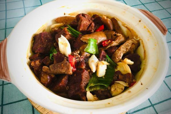 砂锅菌菇炖牛肉的做法图解9