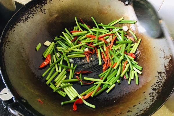 蒜苔过油肉的做法图解7