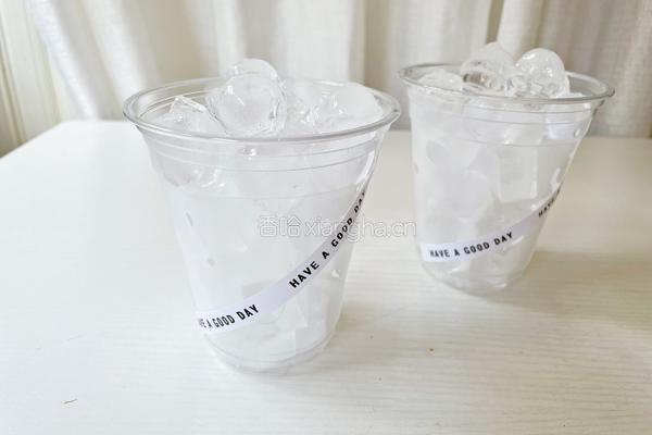 瓦尔登蓝椰拿铁的做法图解4