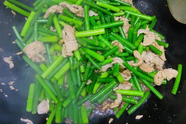 蒜薹炒肉的做法图解3